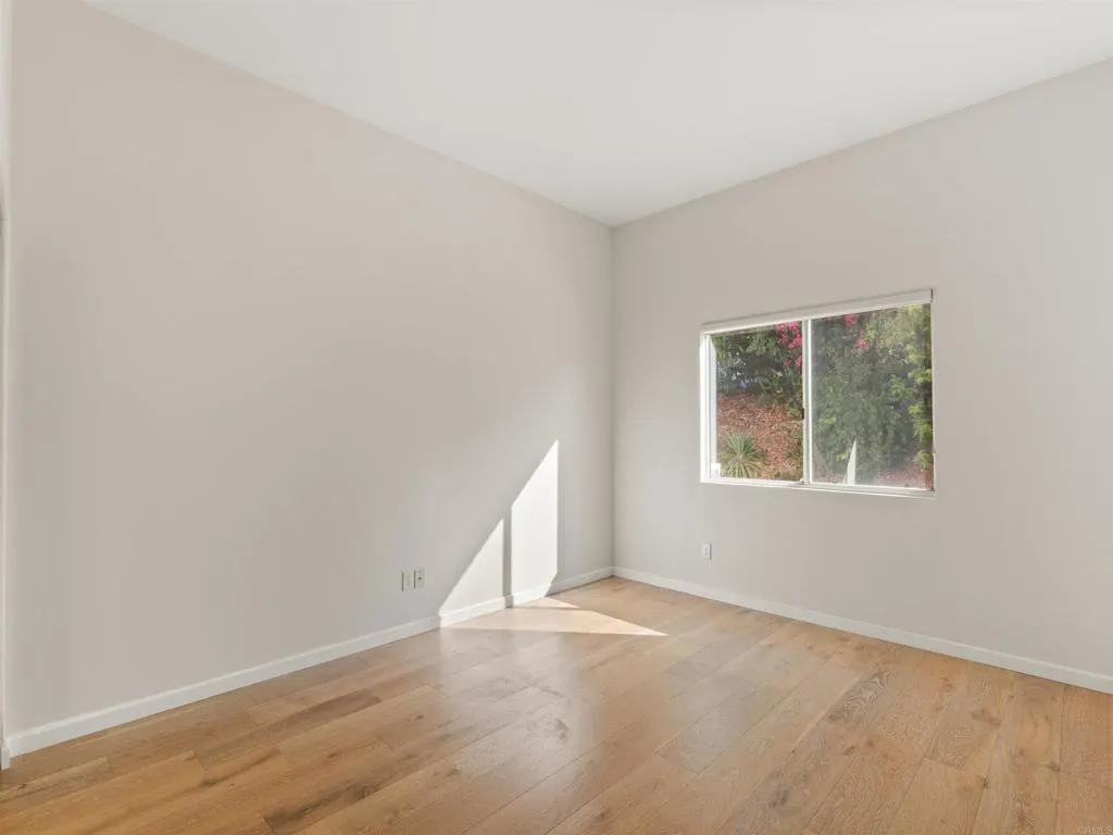 https://cdn.realtyfeed.com/cdn/127/307080735/b7c1e868bc562efe68fa6d8384d87f0a.webp