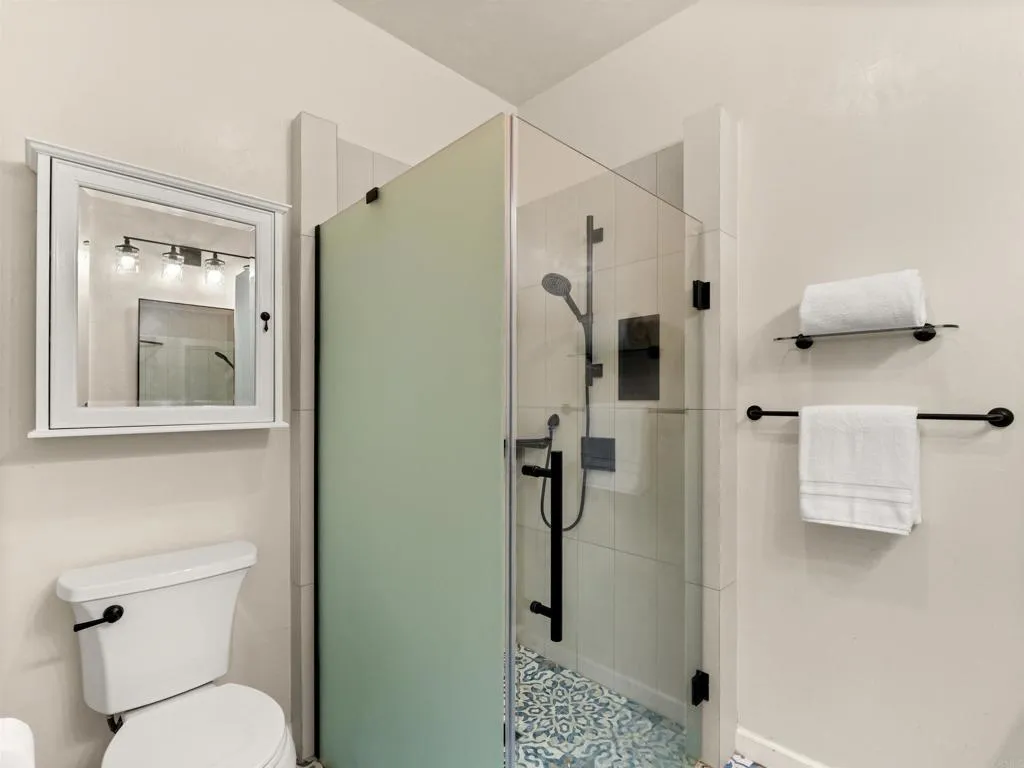 https://cdn.realtyfeed.com/cdn/127/307080735/c0f3cc2e93e446edbc8b10783b682bb2.webp