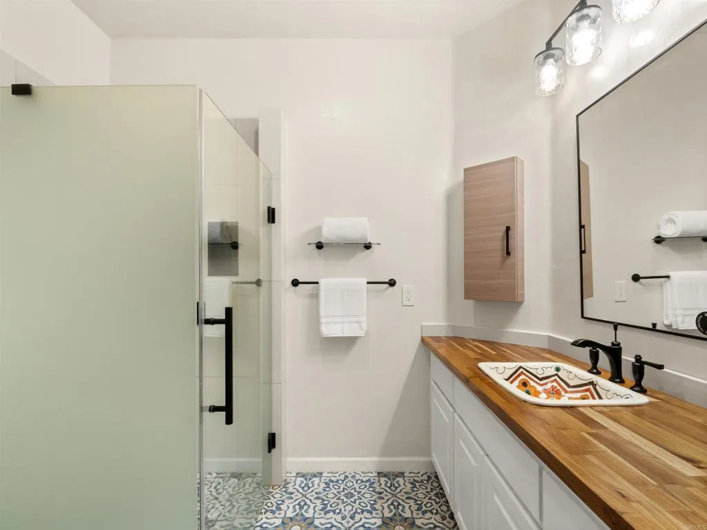 https://cdn.realtyfeed.com/cdn/127/307080735/ee25e1e50551c0e48779f960e40f8614.webp