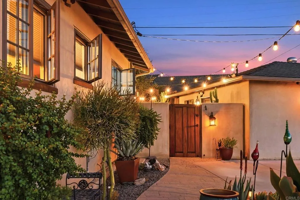 Vista, CA 92084
