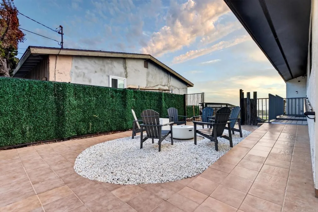 https://cdn.realtyfeed.com/cdn/127/307080823/122f8d9c653272b8019b176336e135f8.webp