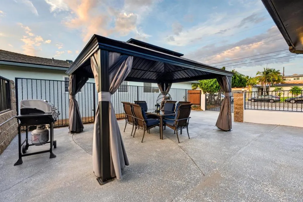 https://cdn.realtyfeed.com/cdn/127/307080823/1f5cd7d739d5528a3a405e821aefb94c.webp