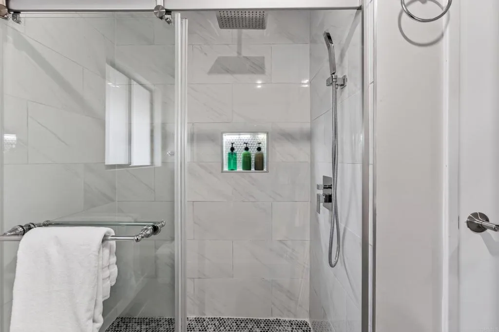https://cdn.realtyfeed.com/cdn/127/307080823/881f97106a6f438d2a2f0a043ff69d3e.webp