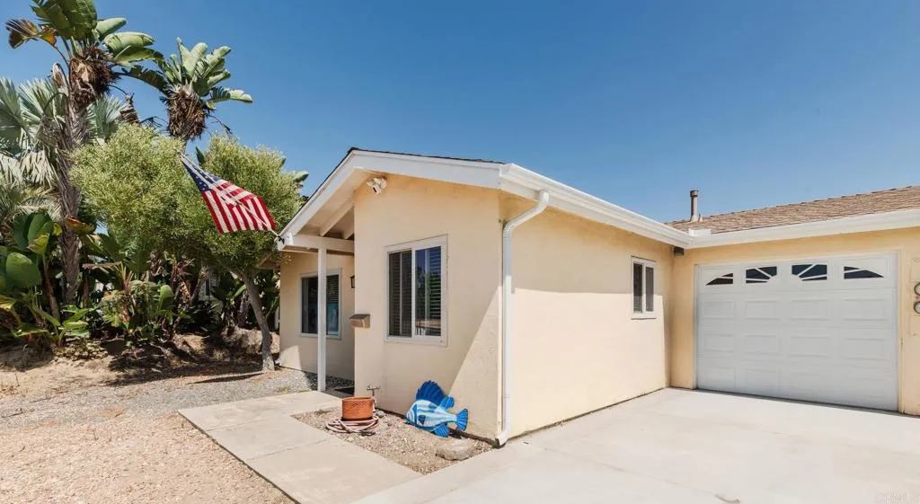 219 Gloxina Street, Encinitas, CA 92024 - Photo 2 of 32, Encinitas, CA
