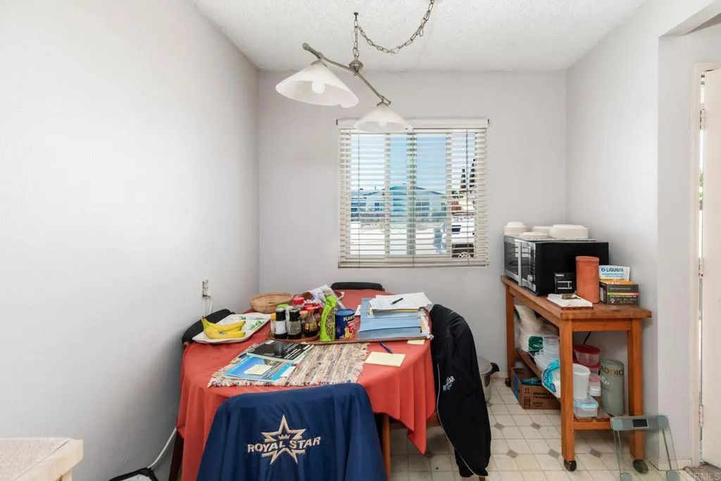 https://cdn.realtyfeed.com/cdn/127/307080846/e7e5d25bd9ef6385cabd090bb13a13dc.webp