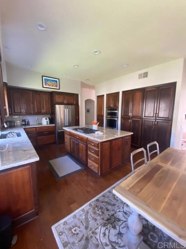 https://cdn.realtyfeed.com/cdn/127/307080956/533230aab41ed26966bd6ea427b829bc.webp