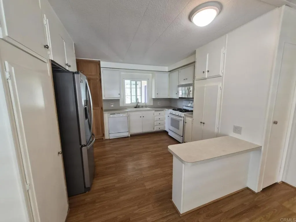 https://cdn.realtyfeed.com/cdn/127/307081064/1d2c4c5f507a1f6c810ca942ec20f278.webp