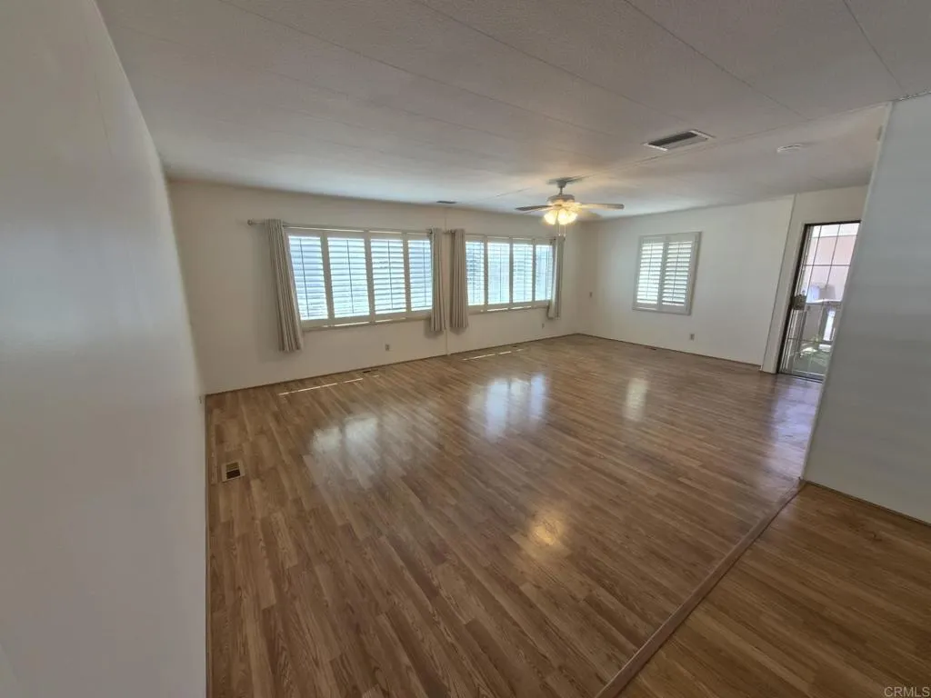 https://cdn.realtyfeed.com/cdn/127/307081064/3b7a747aa351f0bd3f7bf9a41e0d9b1d.webp
