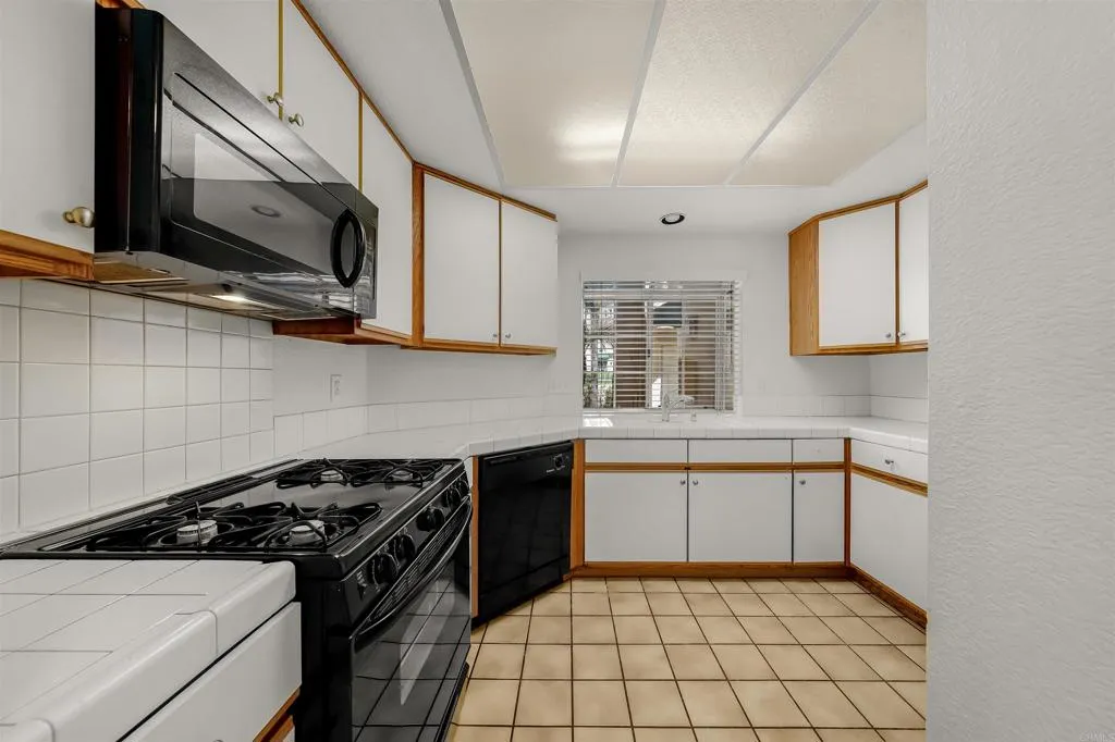 https://cdn.realtyfeed.com/cdn/127/307081231/cc8d100e30a298e6da0344ca6856bd25.webp