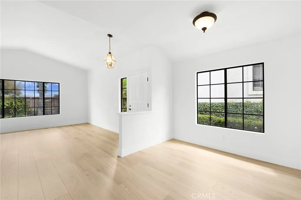 https://cdn.realtyfeed.com/cdn/127/307081248/1faef46b29e341d361212cd1a98d163e.webp