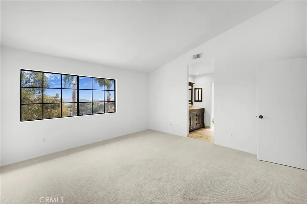 https://cdn.realtyfeed.com/cdn/127/307081248/49fa4a5aeae669e6fb0f5b862c53f593.webp