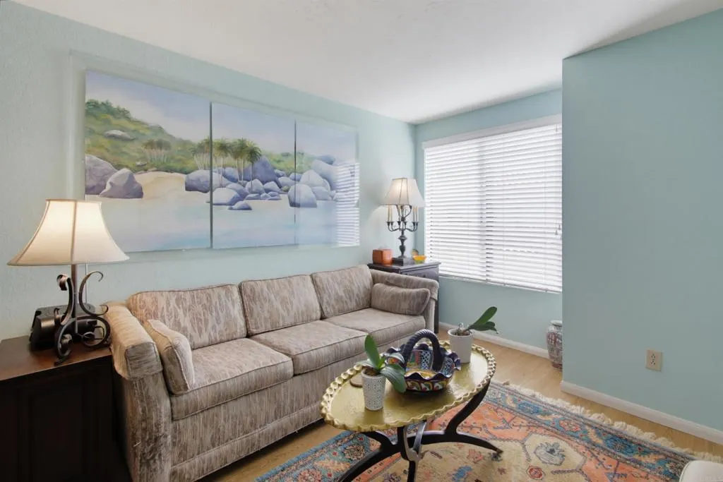https://cdn.realtyfeed.com/cdn/127/307081317/01b2451386db0eec61cf8b64137999f2.webp