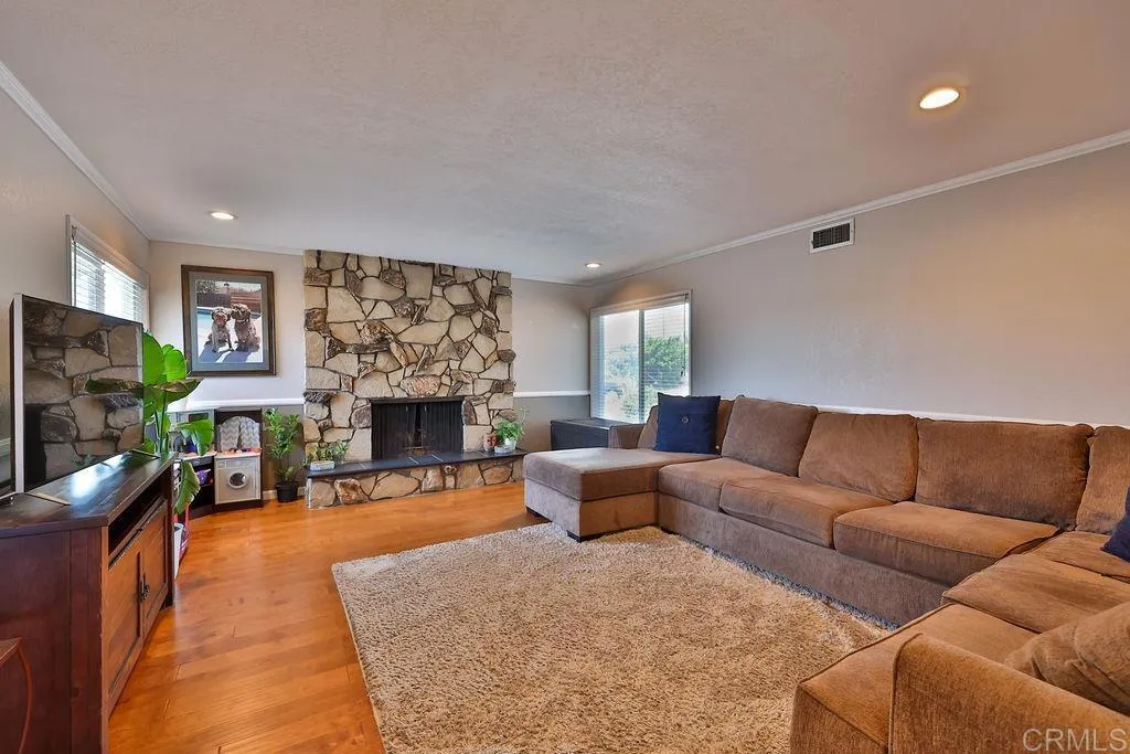 https://cdn.realtyfeed.com/cdn/127/307081343/791d0840c85ddb86fb6425a3529309fc.webp