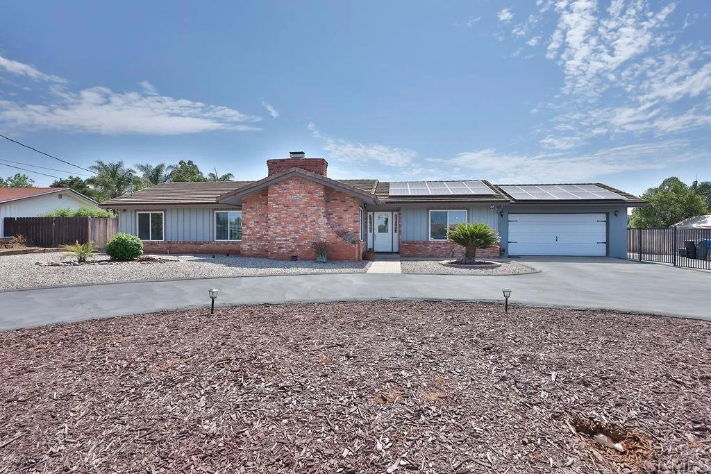 https://cdn.realtyfeed.com/cdn/127/307081343/8eb4669b93d1836c7bb9f41852f25772.webp
