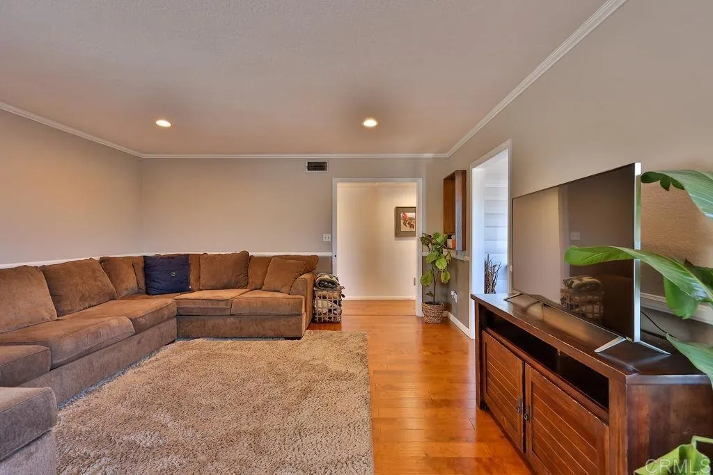 https://cdn.realtyfeed.com/cdn/127/307081343/c84360c9949fb8b6ff5f9c065a812141.webp