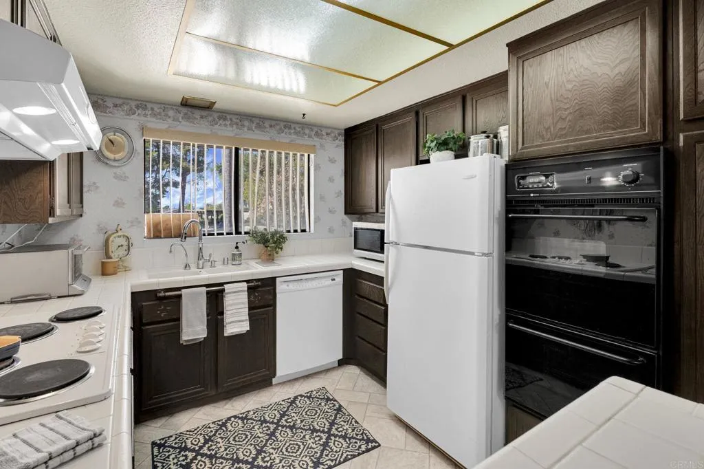 https://cdn.realtyfeed.com/cdn/127/307081363/20fc43f854ce4df655ca85d7f08a6d0b.webp