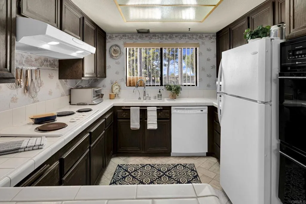 https://cdn.realtyfeed.com/cdn/127/307081363/37d721952792d64ffc7c42c7651eee38.webp