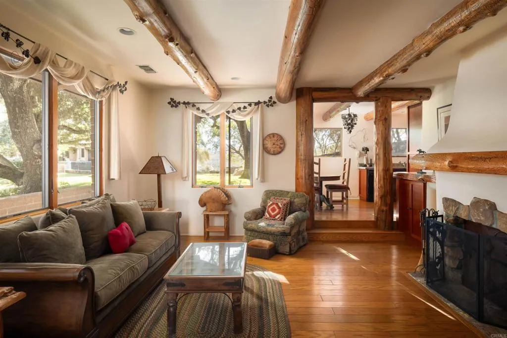 https://cdn.realtyfeed.com/cdn/127/307081495/969839ae7303cbf62b42f9a57db94056.webp