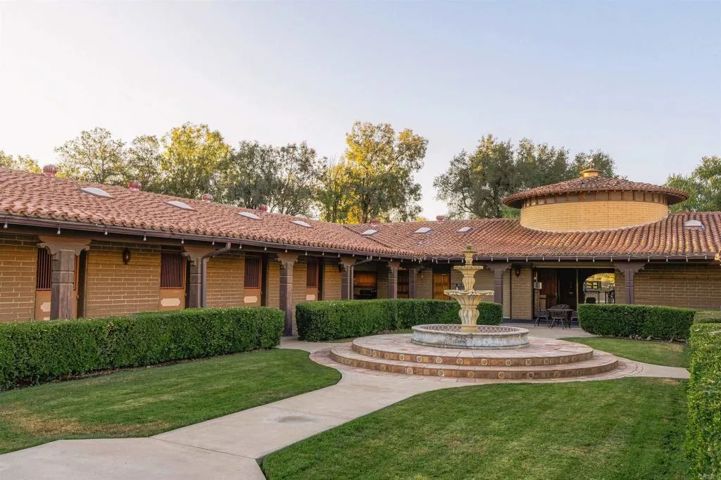 https://cdn.realtyfeed.com/cdn/127/307081495/b9a55259f2be7da4af885cc6991fff67.webp