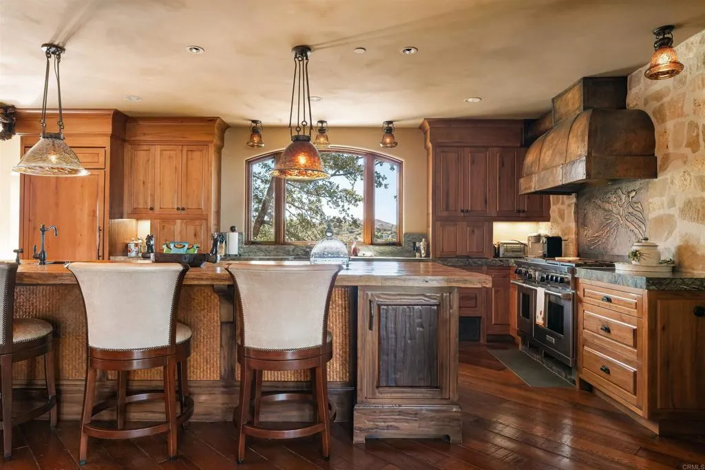 https://cdn.realtyfeed.com/cdn/127/307081495/f1f33601037562156f507a9486fdb1f2.webp