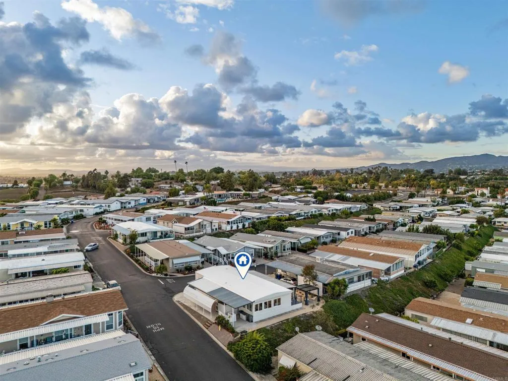 https://cdn.realtyfeed.com/cdn/127/307081595/1aba0a821823ba559a75d44e38a3a984.webp