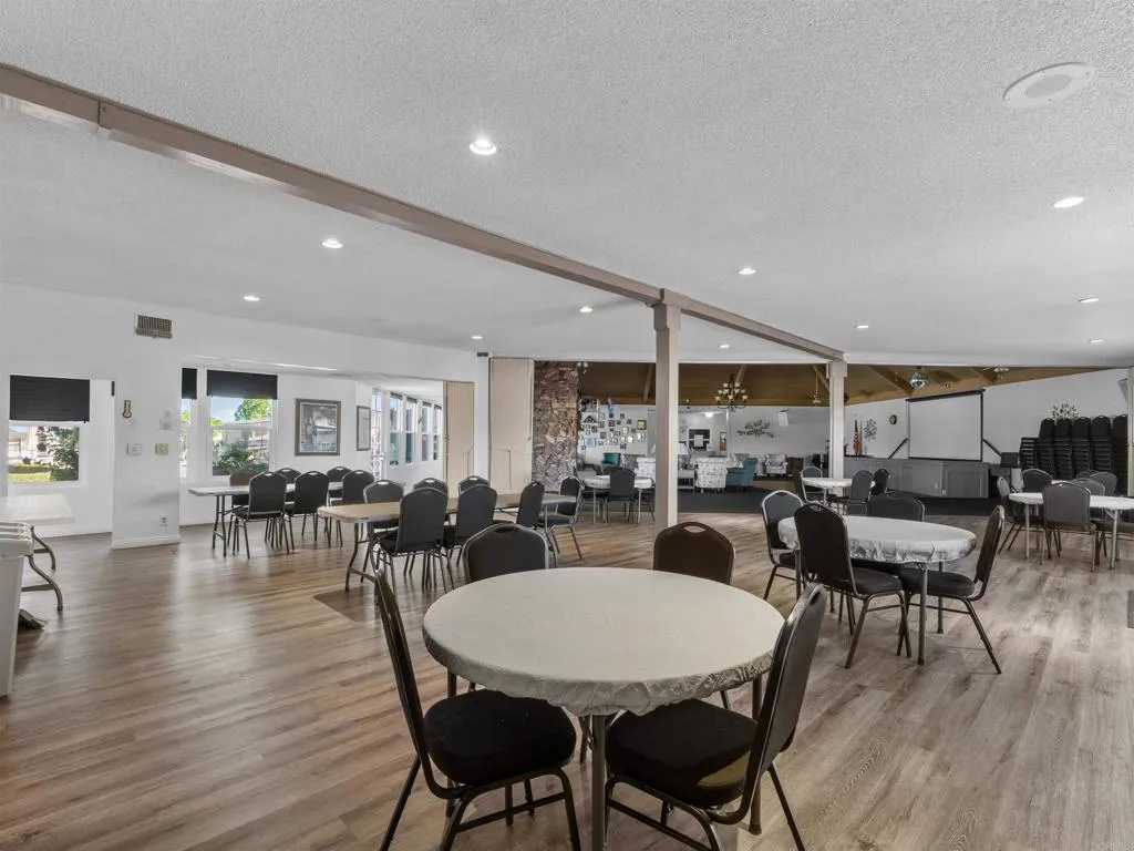 https://cdn.realtyfeed.com/cdn/127/307081595/86797eceda9b46e94cbf9490db45f7df.webp