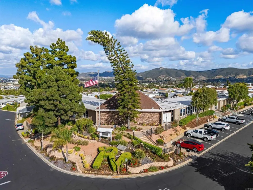 https://cdn.realtyfeed.com/cdn/127/307081595/dc43a6a05f7b8bbf16e7a0d0954531fb.webp