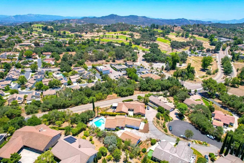 https://cdn.realtyfeed.com/cdn/127/307081616/21f1c1d11a006fa4dc2a7f6a63e79700.webp