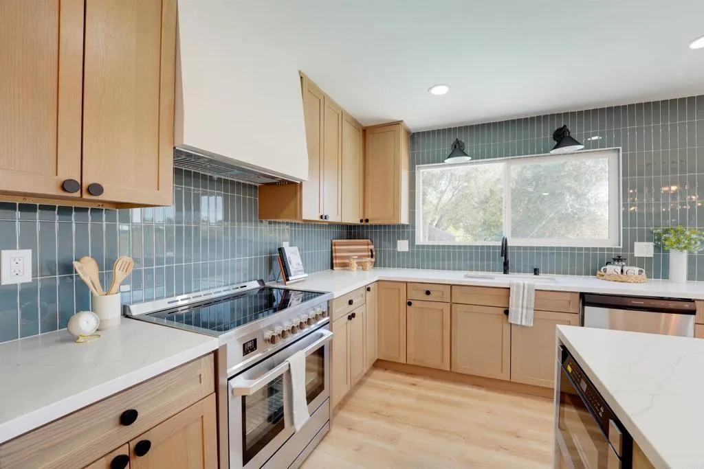 https://cdn.realtyfeed.com/cdn/127/307081616/395db4387faf0494095822f0dc9d65ed.webp