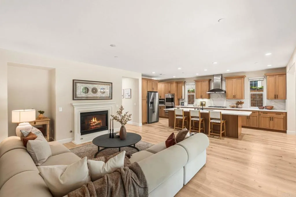 https://cdn.realtyfeed.com/cdn/127/307081703/0576f99bc194e6222a601edbfef67efe.webp