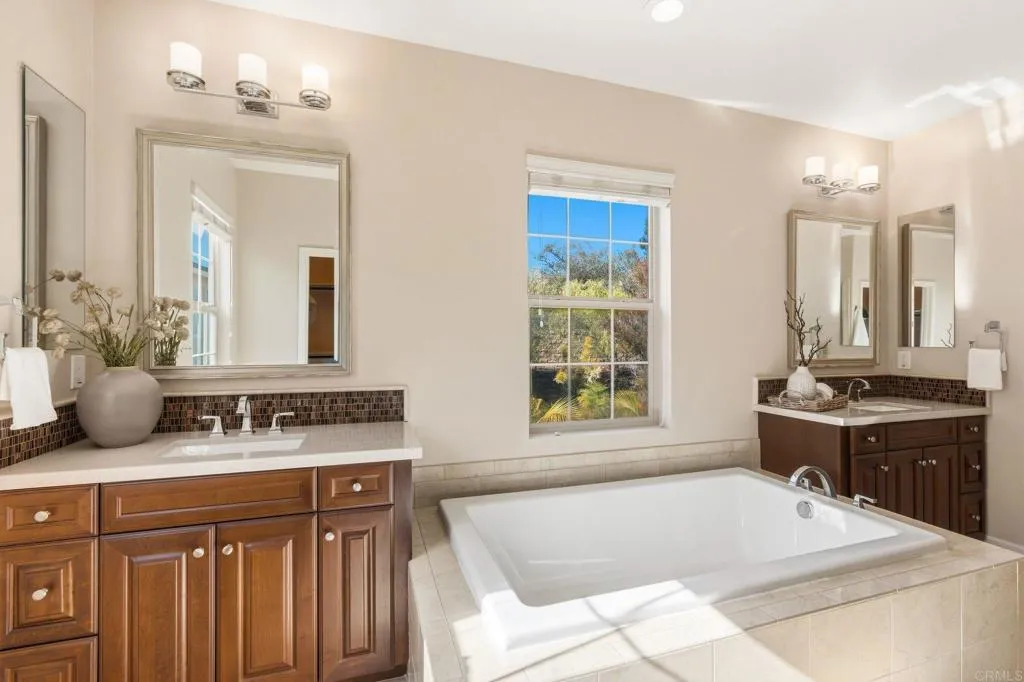 https://cdn.realtyfeed.com/cdn/127/307081703/2801fa1c51967b39d93928a43422ec99.webp