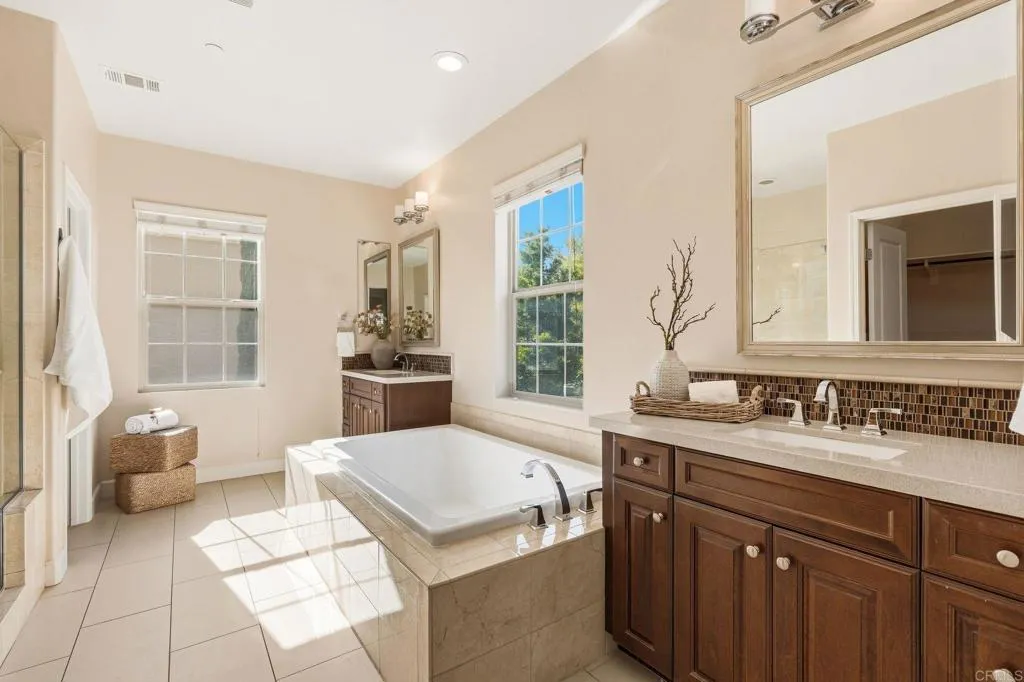 https://cdn.realtyfeed.com/cdn/127/307081703/5e148058f430b59f65d9ddfb4990e03a.webp