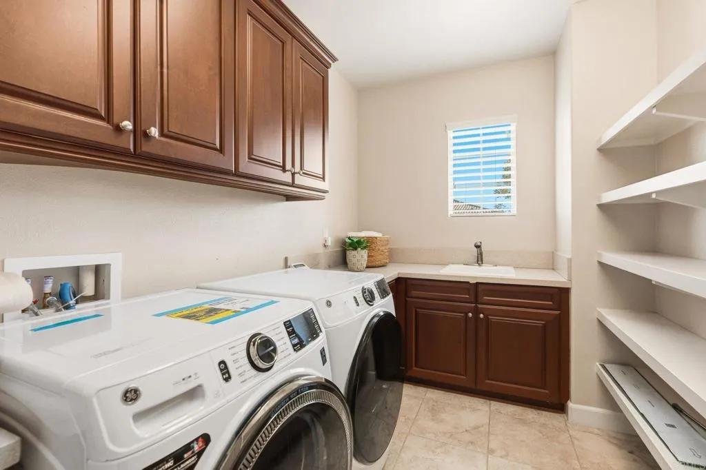 https://cdn.realtyfeed.com/cdn/127/307081703/8b2277f16c534a19d6b21af415165379.webp