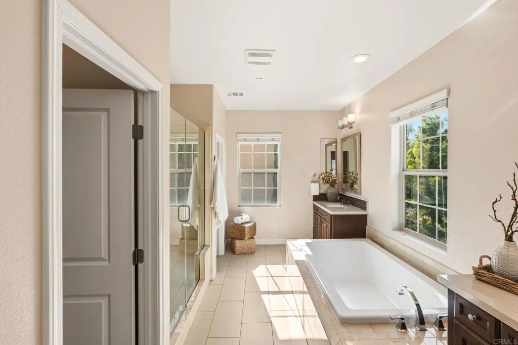 https://cdn.realtyfeed.com/cdn/127/307081703/aa97892d5cfb537e2d53f06f73b112fc.webp