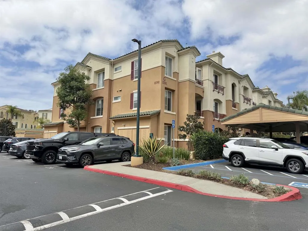 12362 Carmel Country Road Unit 201