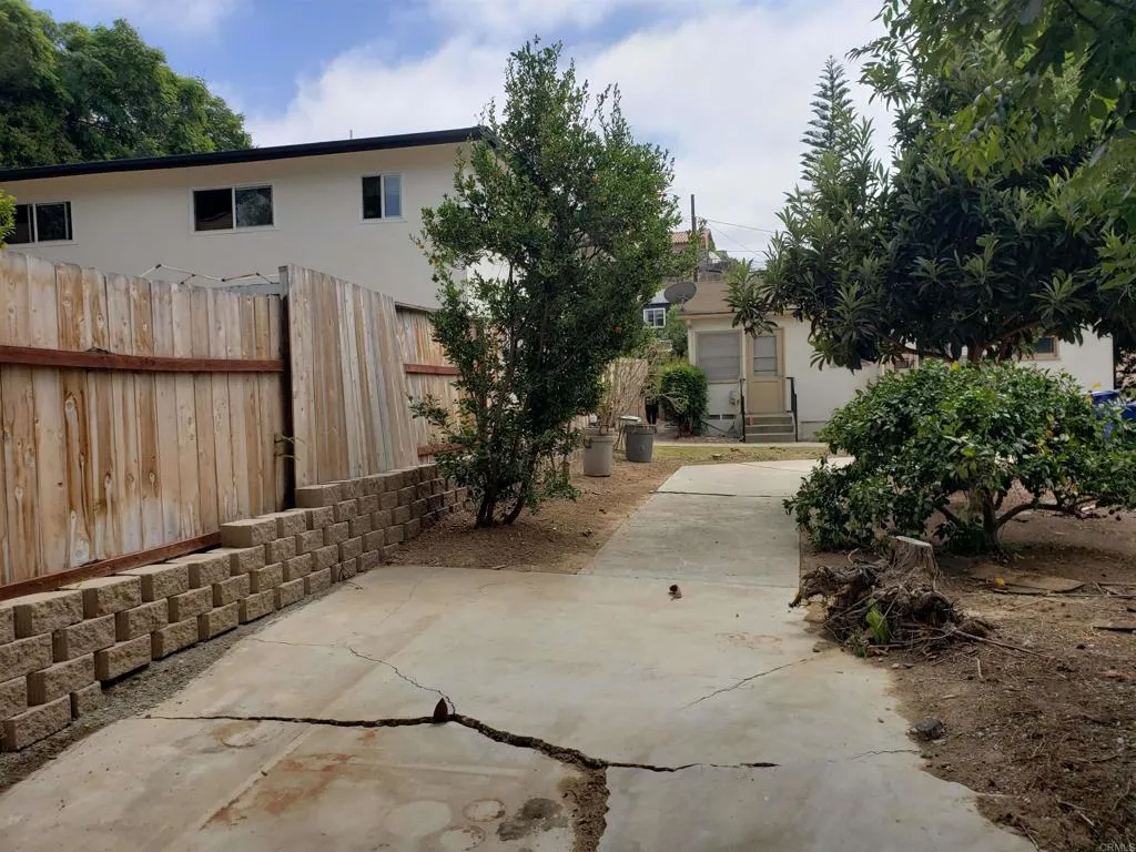 https://cdn.realtyfeed.com/cdn/127/307081863/982067595d3a526988ab068a51159cfb.webp