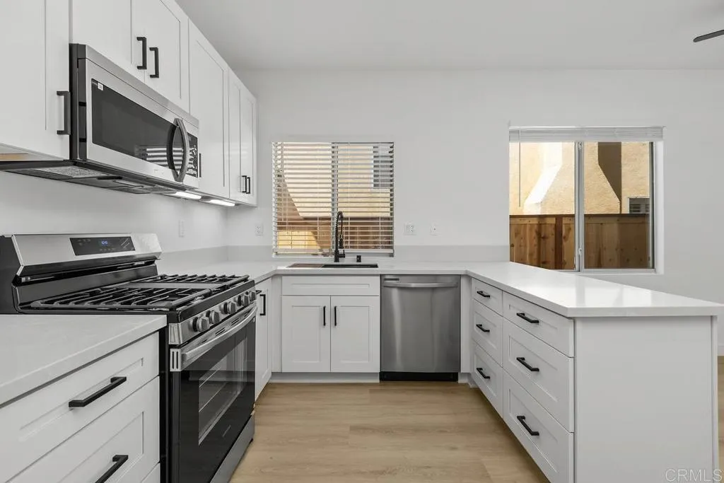 https://cdn.realtyfeed.com/cdn/127/307081887/f2a5c1ffe4c041e9a34ac6840e113212.webp