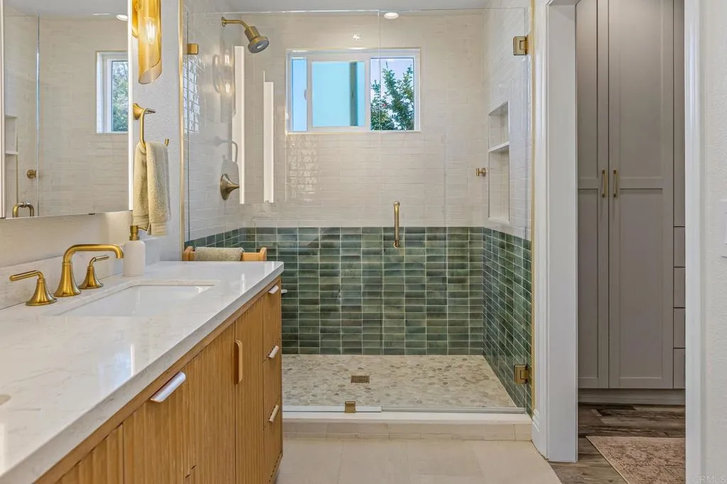 https://cdn.realtyfeed.com/cdn/127/307081898/0c1ef487c383bd1a2c7784e4a1a2206d.webp