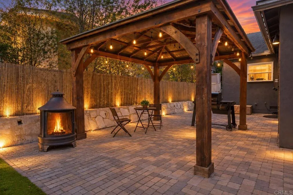 https://cdn.realtyfeed.com/cdn/127/307081898/20fd0debf1bd66e8694bb845739456cb.webp