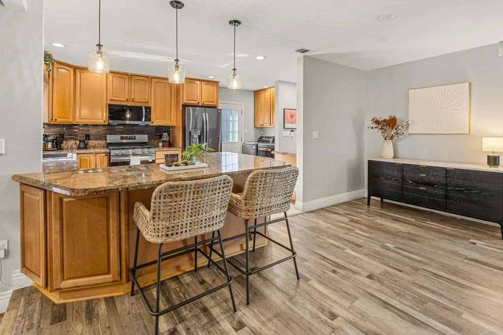https://cdn.realtyfeed.com/cdn/127/307081898/8e62d58cd90424162f8fcd4b9d569ebe.webp