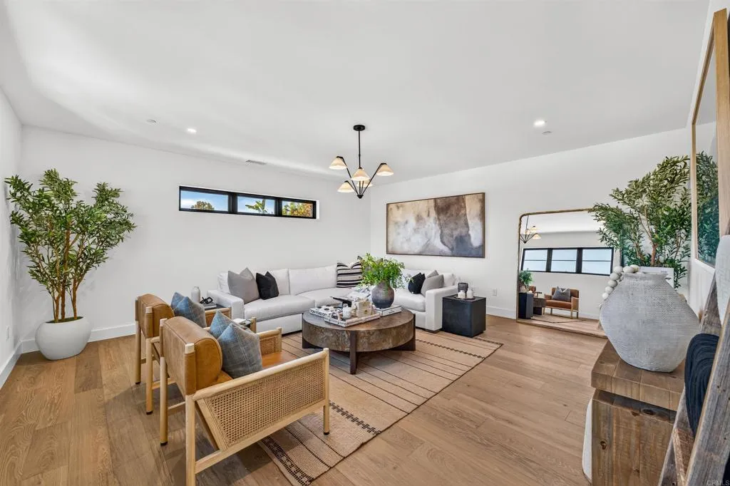 https://cdn.realtyfeed.com/cdn/127/307081932/0129f042ca3075b34a7e2c1950924496.webp