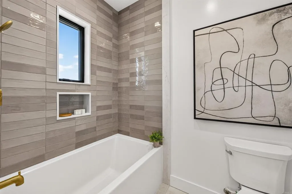 https://cdn.realtyfeed.com/cdn/127/307081932/60c53381e72bda7b07d0117a4b7ce6a3.webp