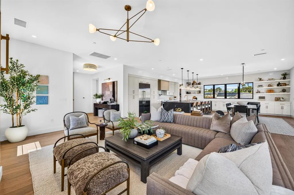 https://cdn.realtyfeed.com/cdn/127/307081932/63e2d640d220a0eea5a49a2303eed379.webp
