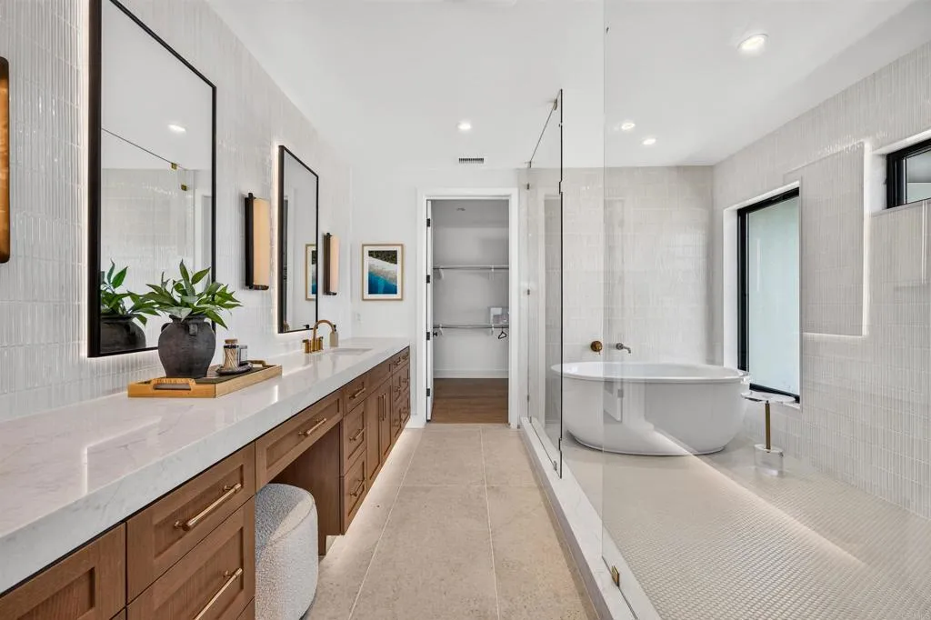 https://cdn.realtyfeed.com/cdn/127/307081932/738788f7d6673231e6863682c611f03b.webp
