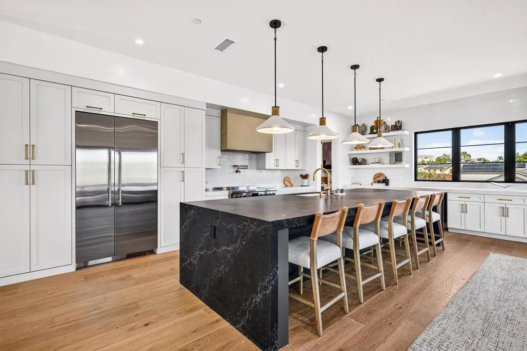 https://cdn.realtyfeed.com/cdn/127/307081932/a1b784defb57a9fcdb884d8573e358de.webp