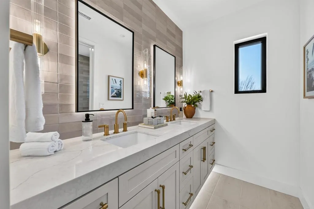 https://cdn.realtyfeed.com/cdn/127/307081932/cdbef29d4e34250426eddbf33869239b.webp