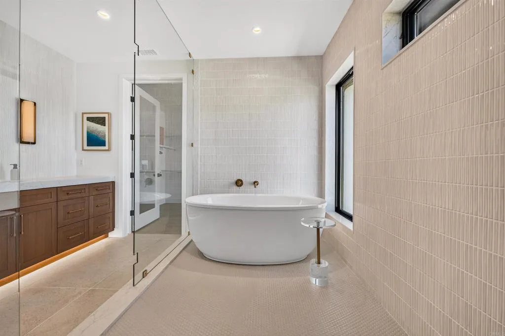 https://cdn.realtyfeed.com/cdn/127/307081932/e772c928eecc1baa0ee81d365c04aaeb.webp