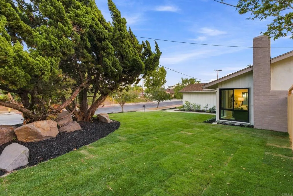 https://cdn.realtyfeed.com/cdn/127/307082082/13144ef7aeb94e6372f7cd68e8bebc7f.webp