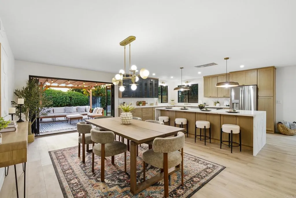https://cdn.realtyfeed.com/cdn/127/307082082/58596f528be8a81394e3e149f53459eb.webp