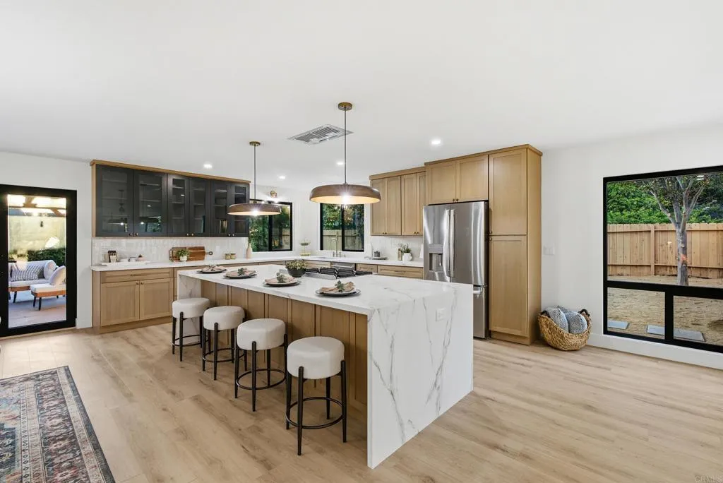 https://cdn.realtyfeed.com/cdn/127/307082082/a712d48abbebf8b239e890a3d8d69765.webp